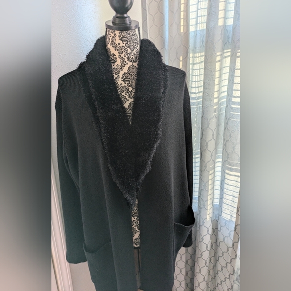 Black Open Cardigan with Fluff collar - Picture 9 of 16